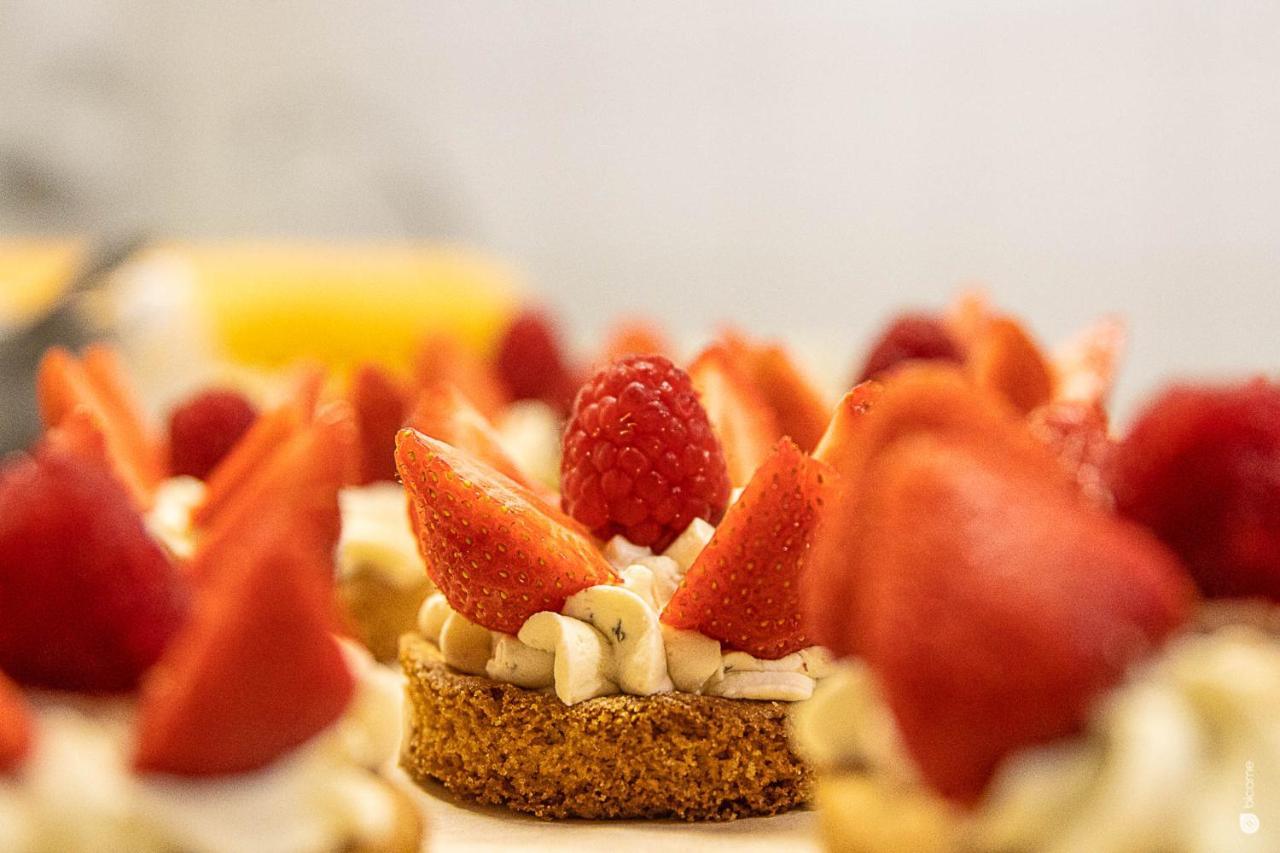 Logis Hotel & Restaurant - Le Relais De Montigny Montigny  エクステリア 写真