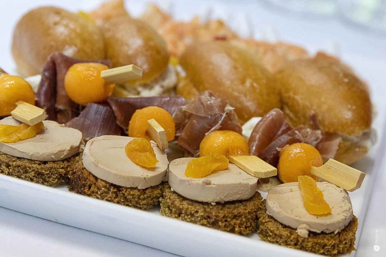 Logis Hotel & Restaurant - Le Relais De Montigny Montigny  エクステリア 写真