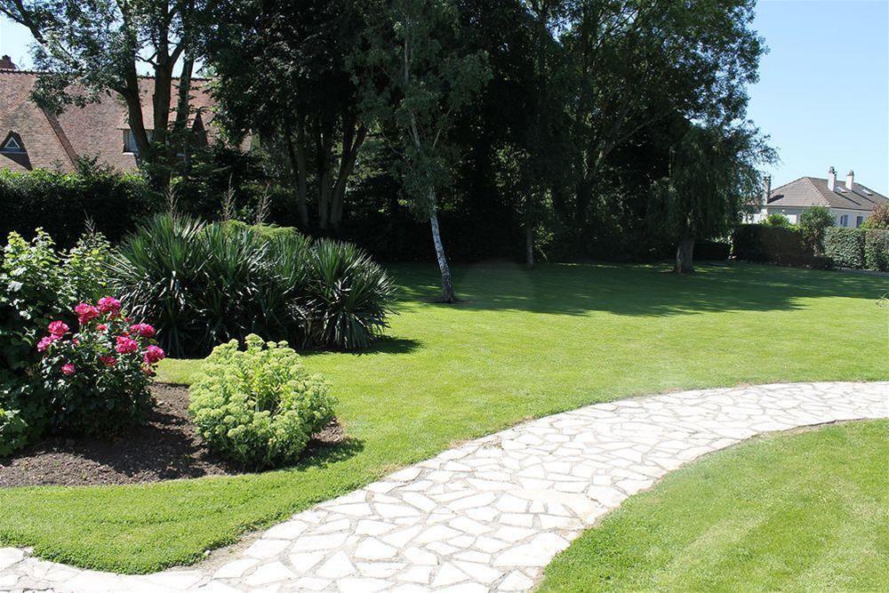 Logis Hotel & Restaurant - Le Relais De Montigny Montigny  エクステリア 写真