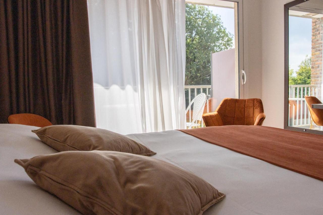 Logis Hotel & Restaurant - Le Relais De Montigny Montigny  エクステリア 写真